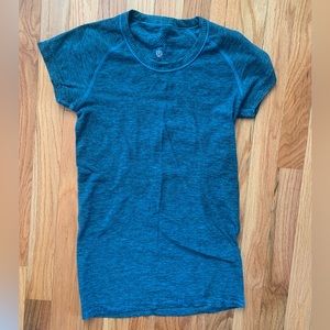 Lululemon fitted workout shirt
